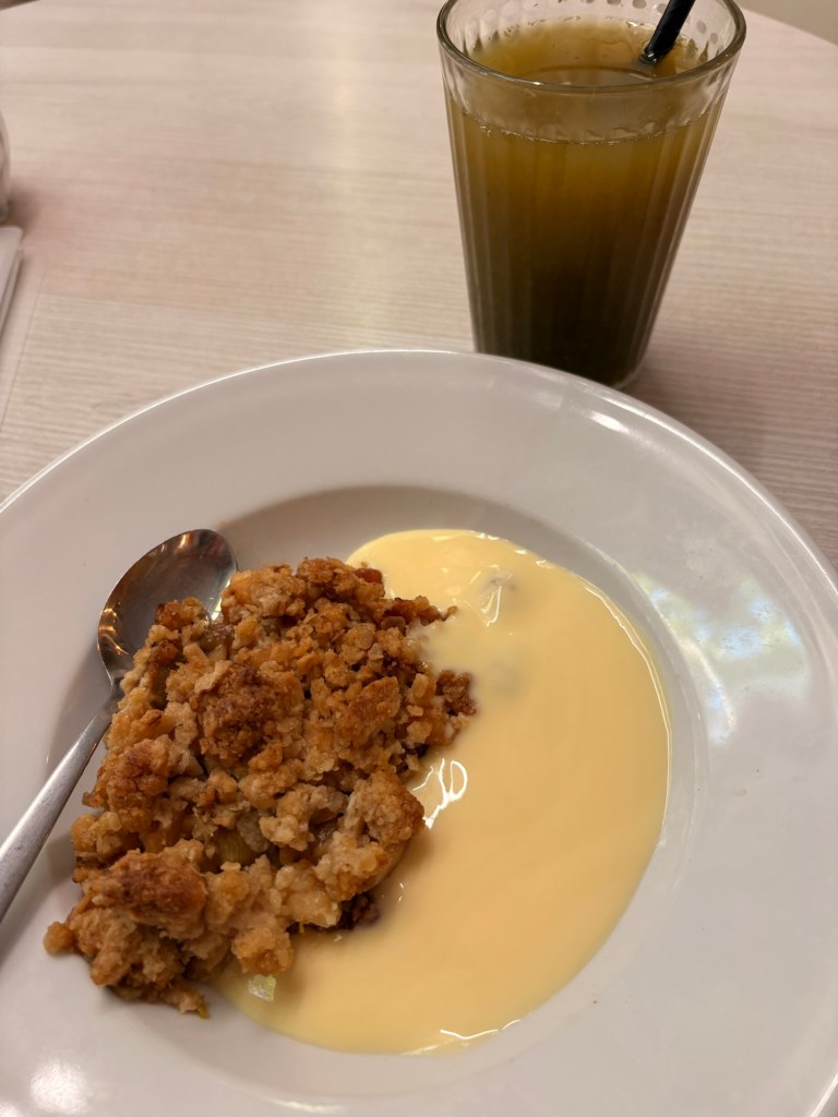 smulpaj appel rabarber vanilla sauce